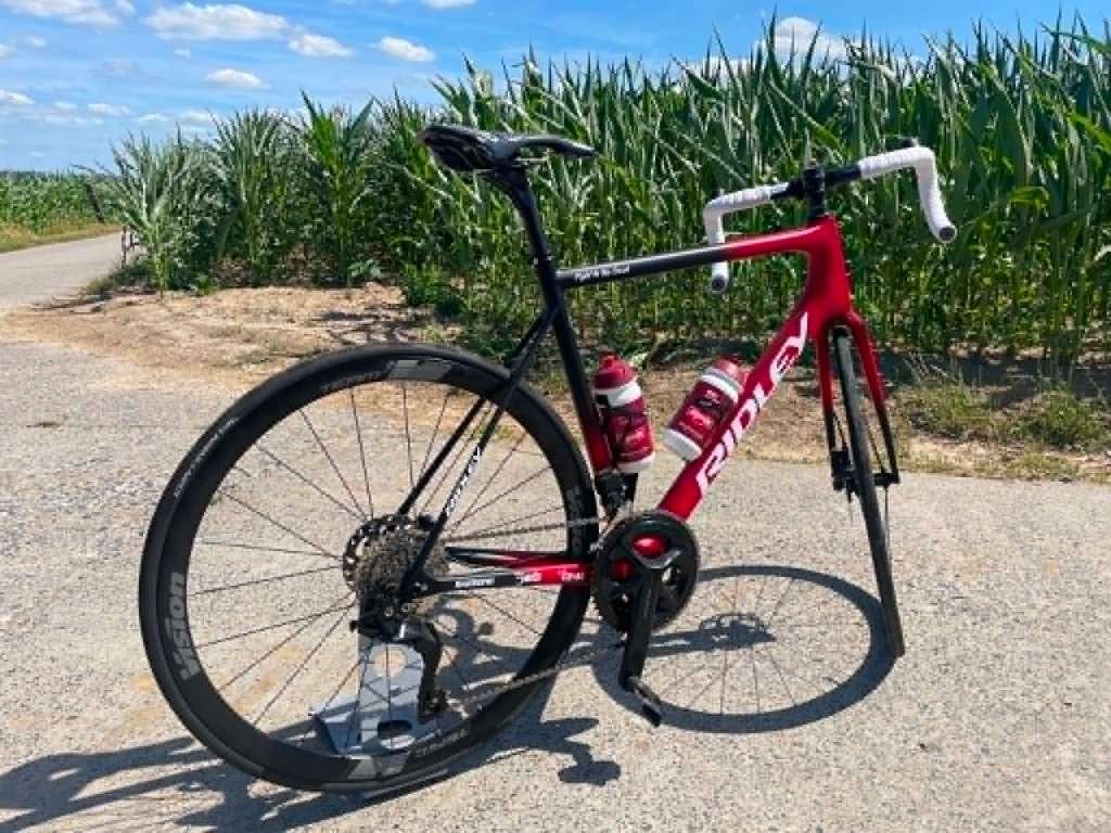 Koersfiets Ridley M (nieuw), Fietsen en Brommers, Versnellingen, Zo goed als nieuw, Schijfrem, 53 tot 57 cm