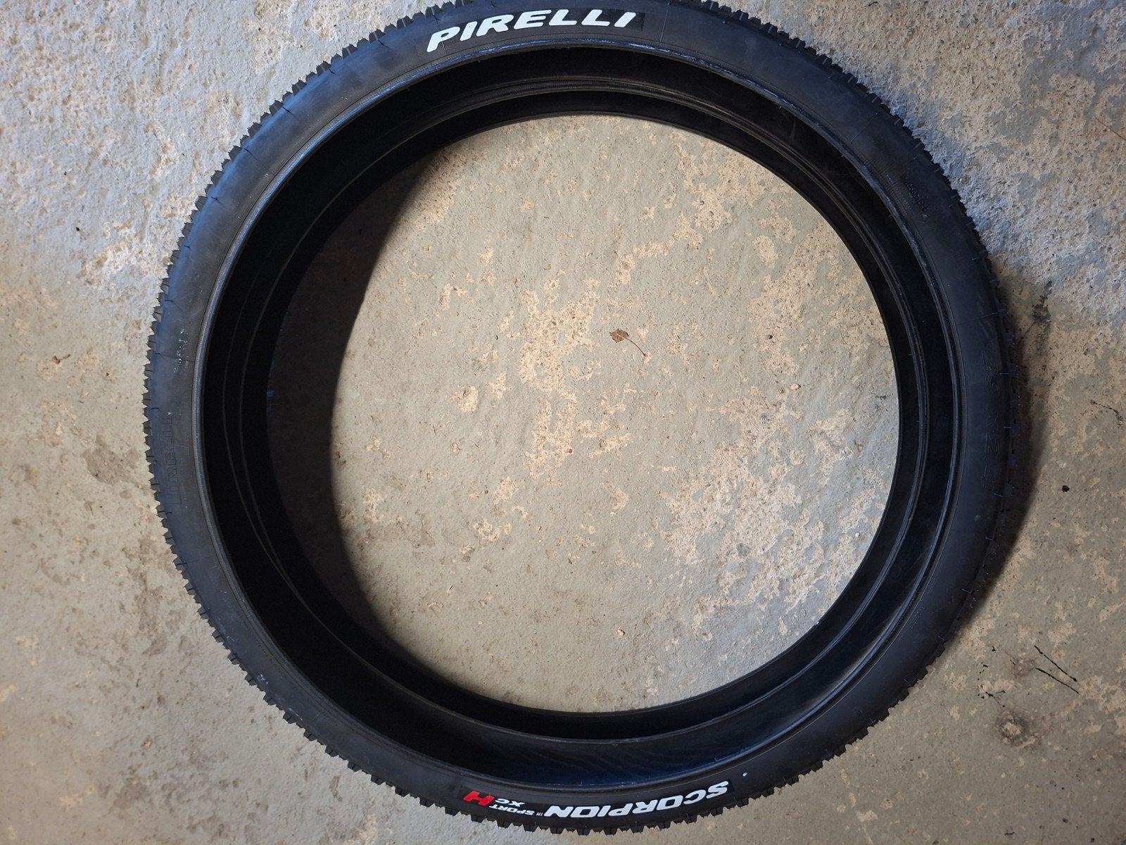 pneus vtt pirelli scorpion sport xc h 29/2.4 50e la paire, Enlèvement