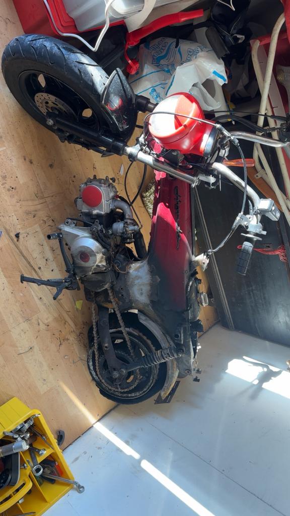 Afgebrande skyteam dax wrak 5,5 liter tank, Motoren, Ophalen
