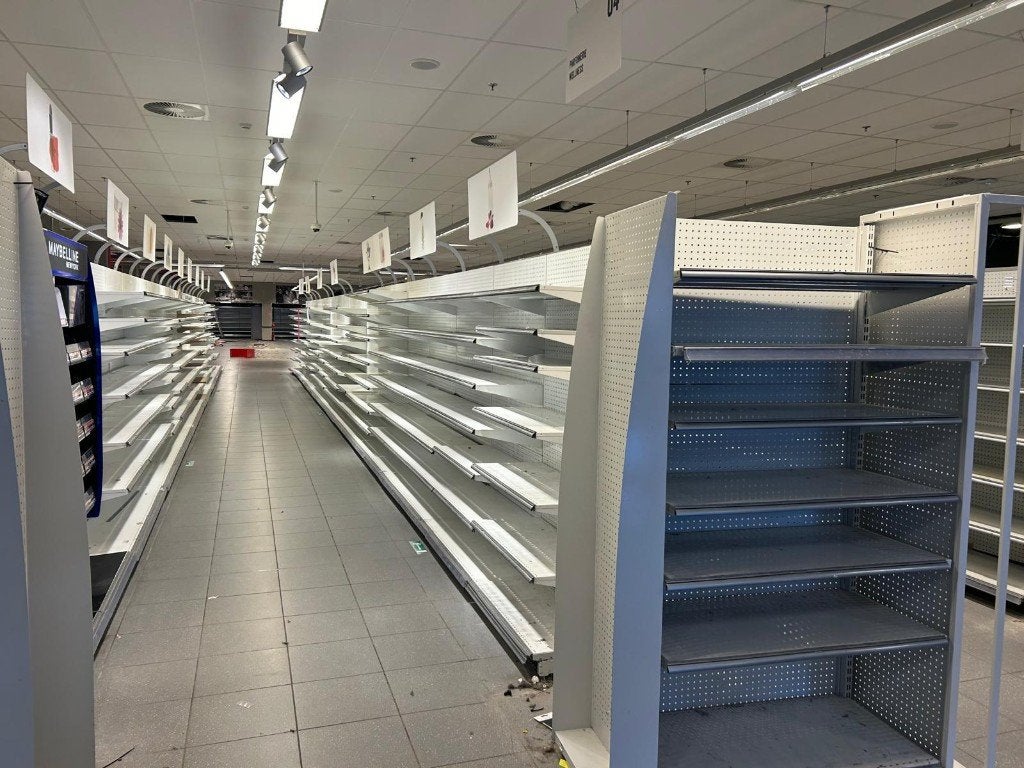 étagères de magasins, meubles à pain, caisses enregistreuses, Enlèvement