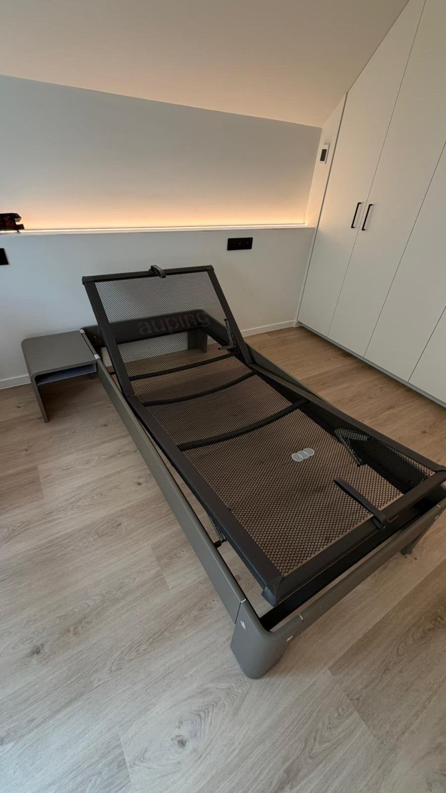 Auping bed 90x200 verstelbaar, kleur taupe, Ophalen, 90 cm, 200 cm, Modern