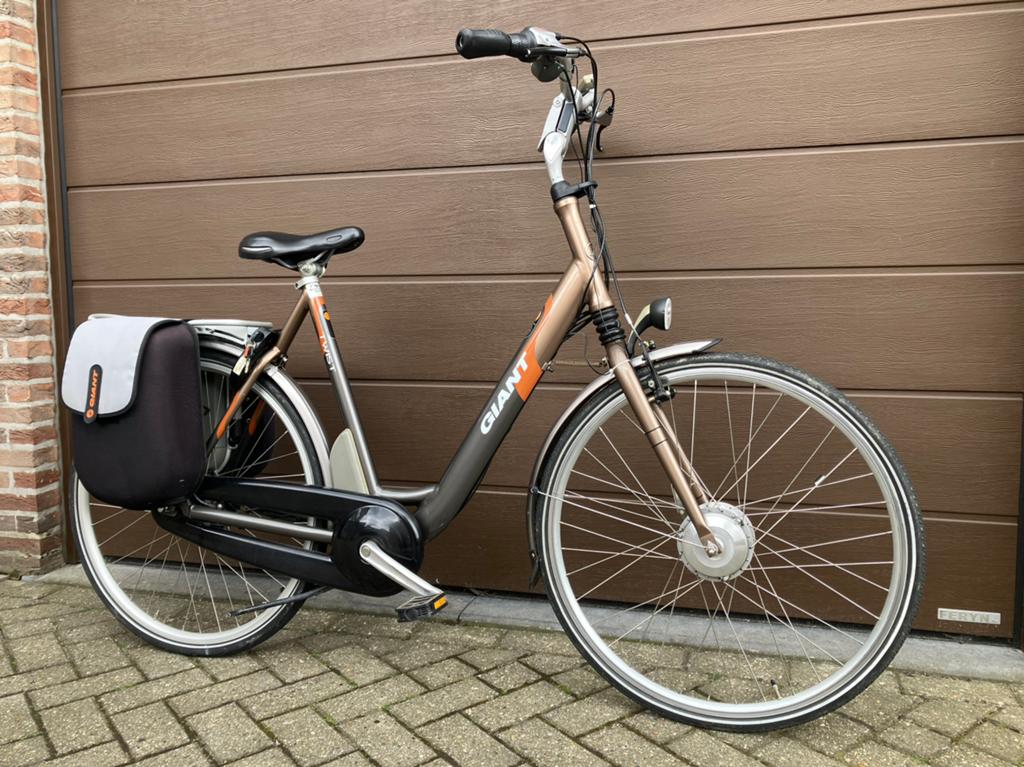 Giant elektrische damesfiets zo goed als nieuw, Ophalen