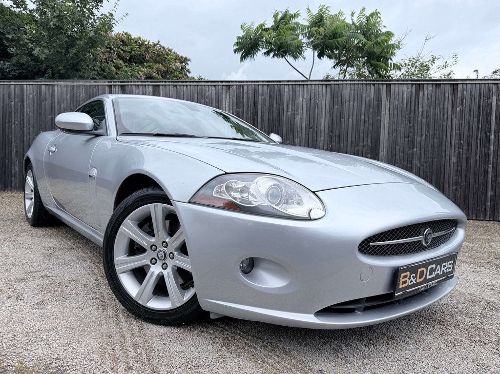 Jagu­ar XK XK Cou­pé 4.2i V8, 4 zetels, Gebruikt, Automatische klimaatregeling, https://public.car-pass.be/vhr/7248002b-9496-4180-a75d-ea60d399f044