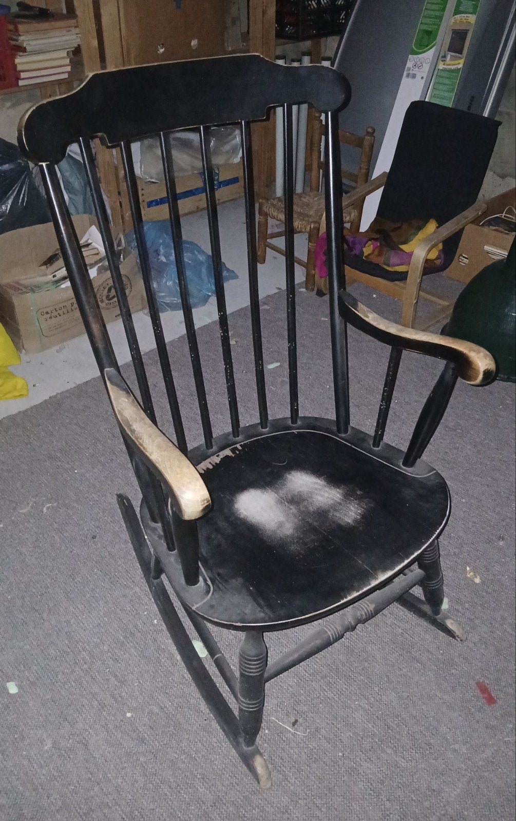 Rocking chair vintage en bois noir – Style Windsor / Boston, Enlèvement