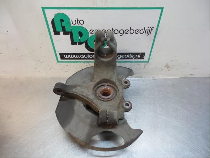 Joint avant gauche d'un Mazda 3 (3 03-), -, 3 mois de garantie, Mazda, Utilisé