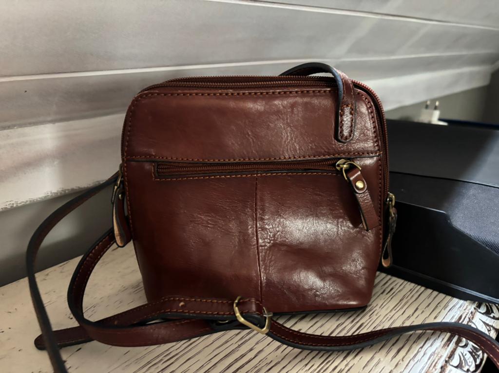 TE KOOP KLEIN LEDEREN HANDTASJE, Ophalen, Zo goed als nieuw