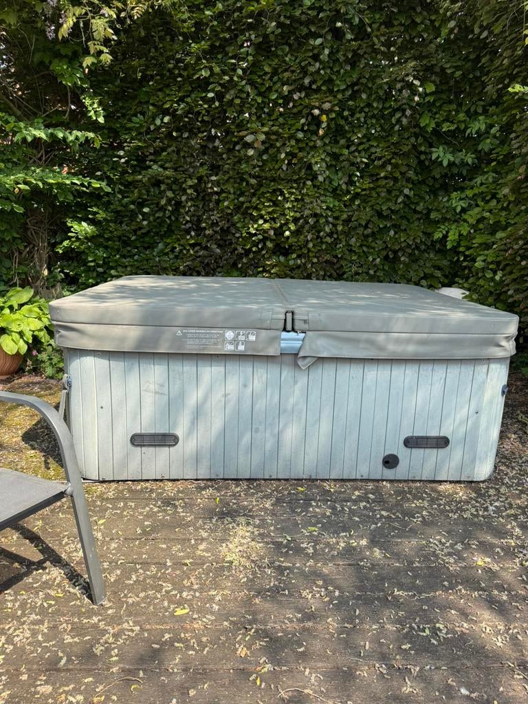 Spa jacuzzi perfecte werking, Ophalen, Zo goed als nieuw
