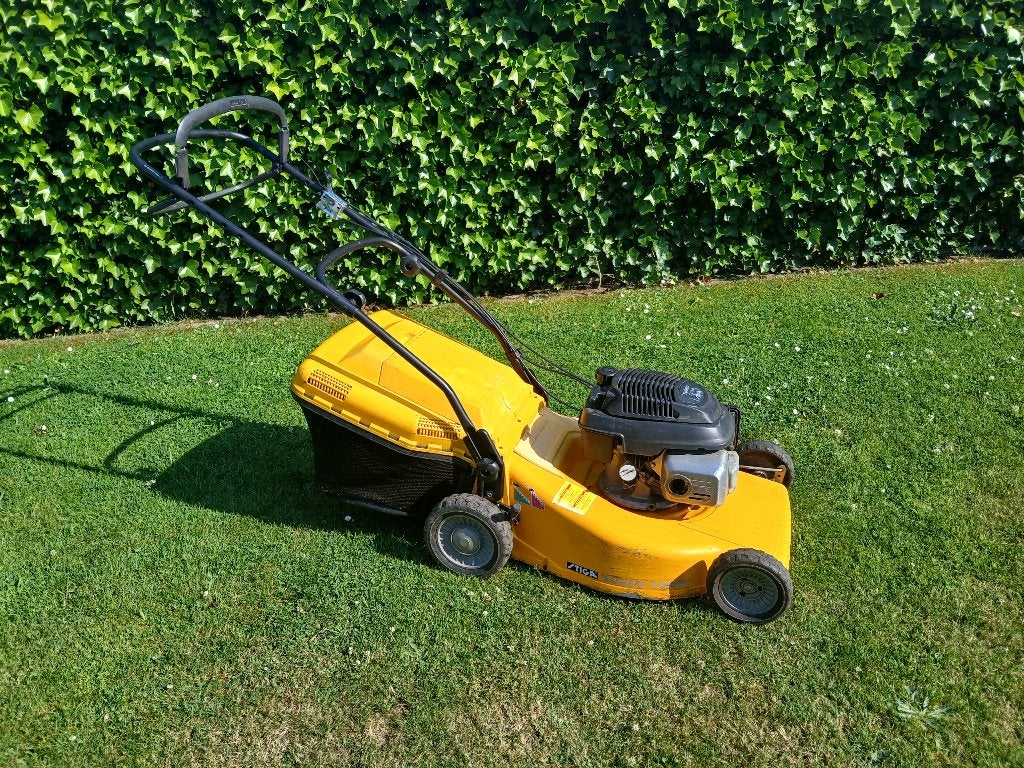 Grasmaaier stiga met honda motor zelftrekker, Ophalen, Cirkelmaaier, Gebruikt, Opvangzak
