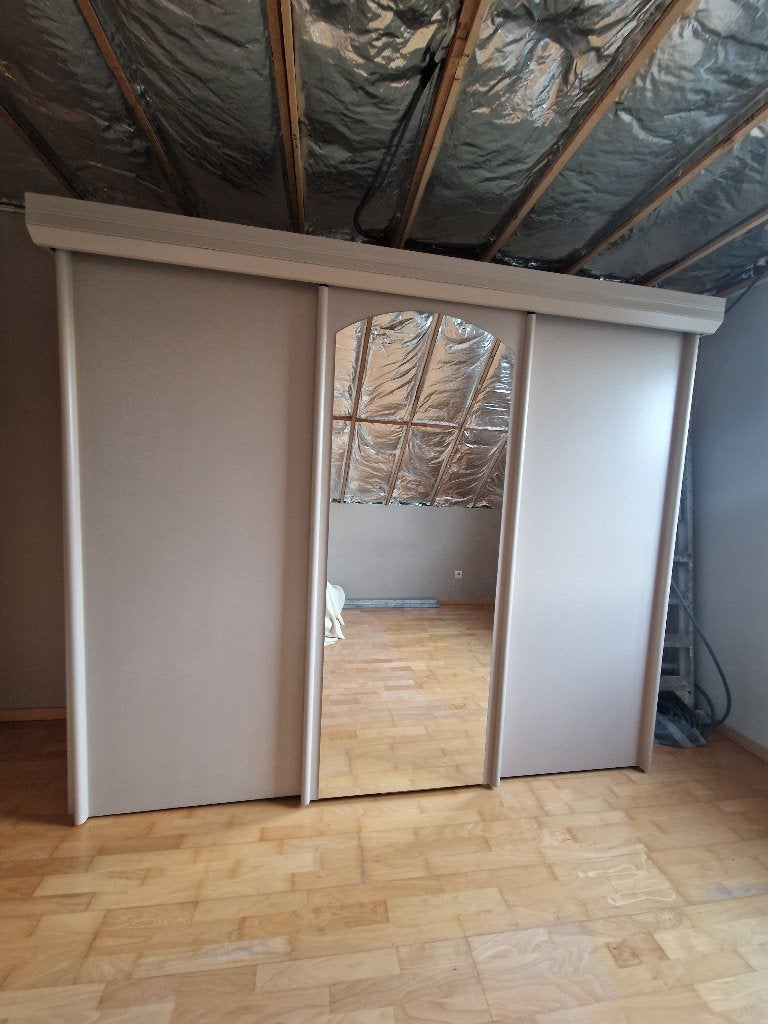 Kleerkast met 3 schuifdeuren en spiegel, Huis en Inrichting, Ophalen, Met deur(en), Gebruikt, 200 cm of meer