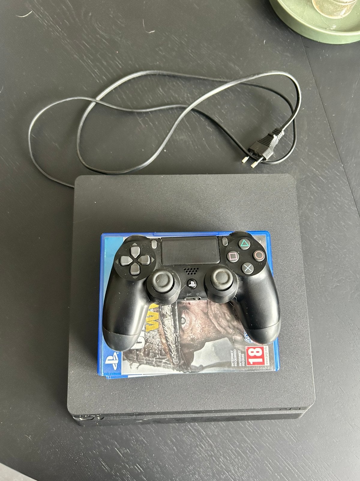 PS4 + controller + 4 games, Consoles de jeu & Jeux vidéo, Consoles de jeu | Sony PlayStation 4, Enlèvement, Comme neuf