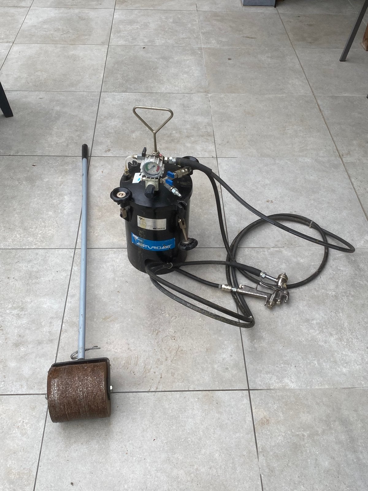 Drukvat 10 liter walmec met lijm pistool, Ophalen, Zo goed als nieuw