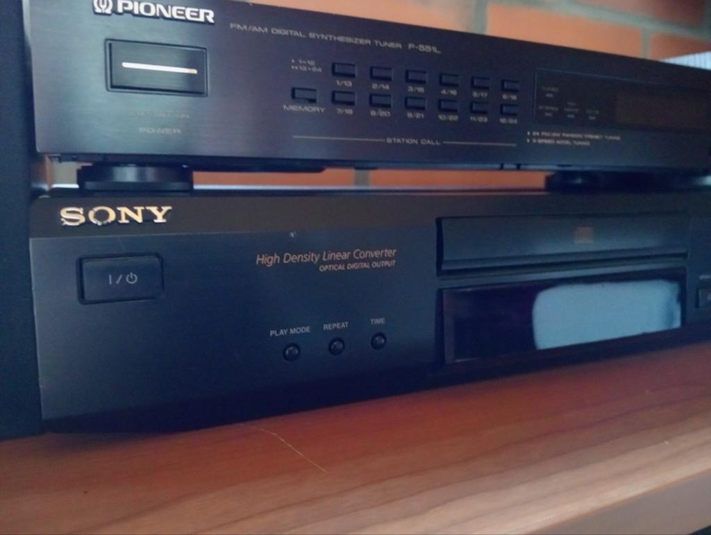 Sony cd , pioneer tuner, TV, Hi-fi & Vidéo, Tuners, Enlèvement