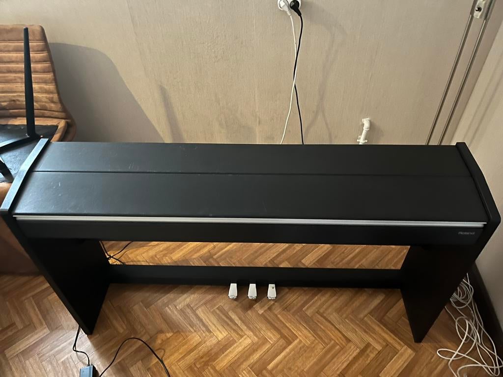 Roland F-120, Ophalen, Zo goed als nieuw, Piano