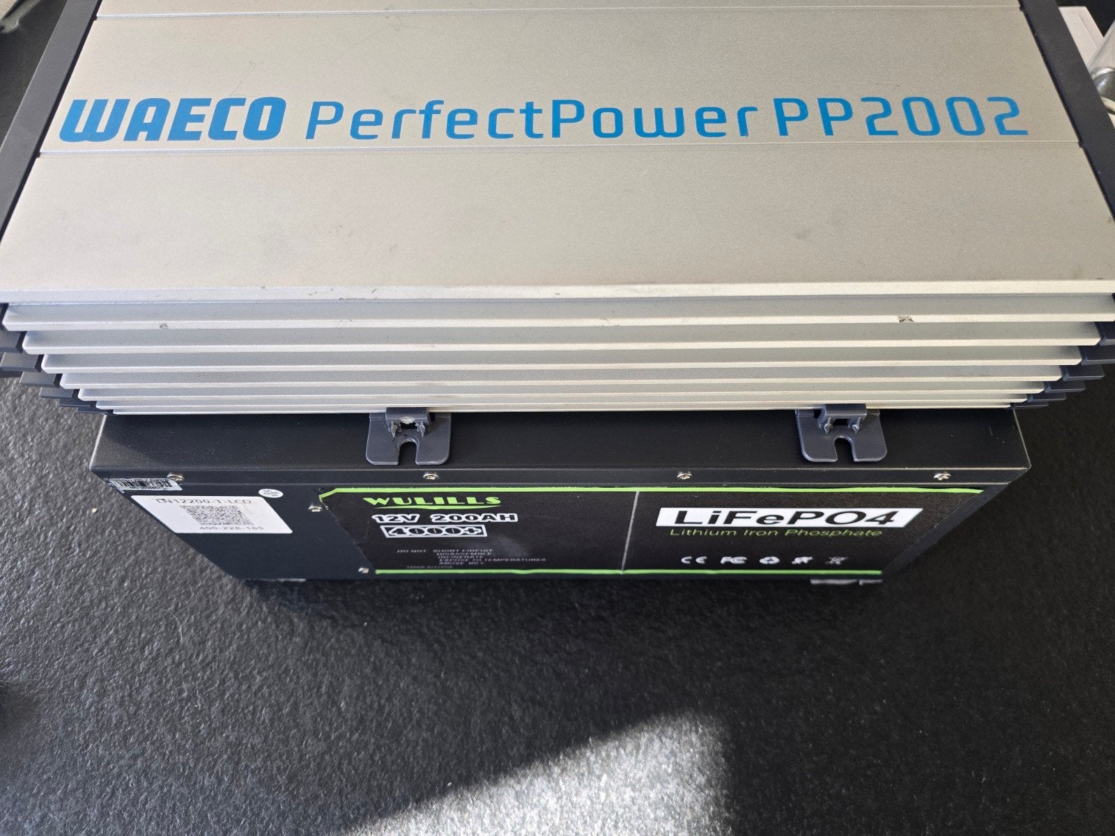 Wulills 12V 200Ah LiFePO4 Batterij met Waeco PP2002 Omvormer, Ophalen
