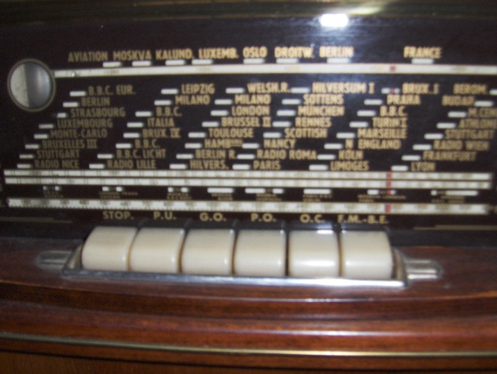 Meuble radio et tourne disque année 60., Antiek en Kunst, Ophalen