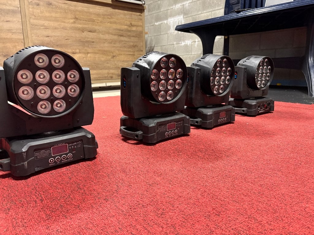 4 Lyres Led RGBW + flightcase, Musique & Instruments, Lumières & Lasers, Utilisé, Lumières, Commande sonore, Couleur, Effet stroboscopique