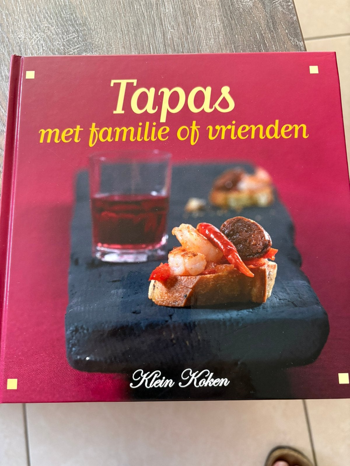 Leuk kookboekje “Tapas met familie of vrienden”, Diversen, Sinterklaas, Ophalen of Verzenden, Nieuw