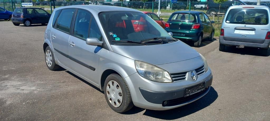 Renault 1.6 benzine euro 4, Auto's, Bedrijf, Handgeschakeld, Euro 4, Boordcomputer