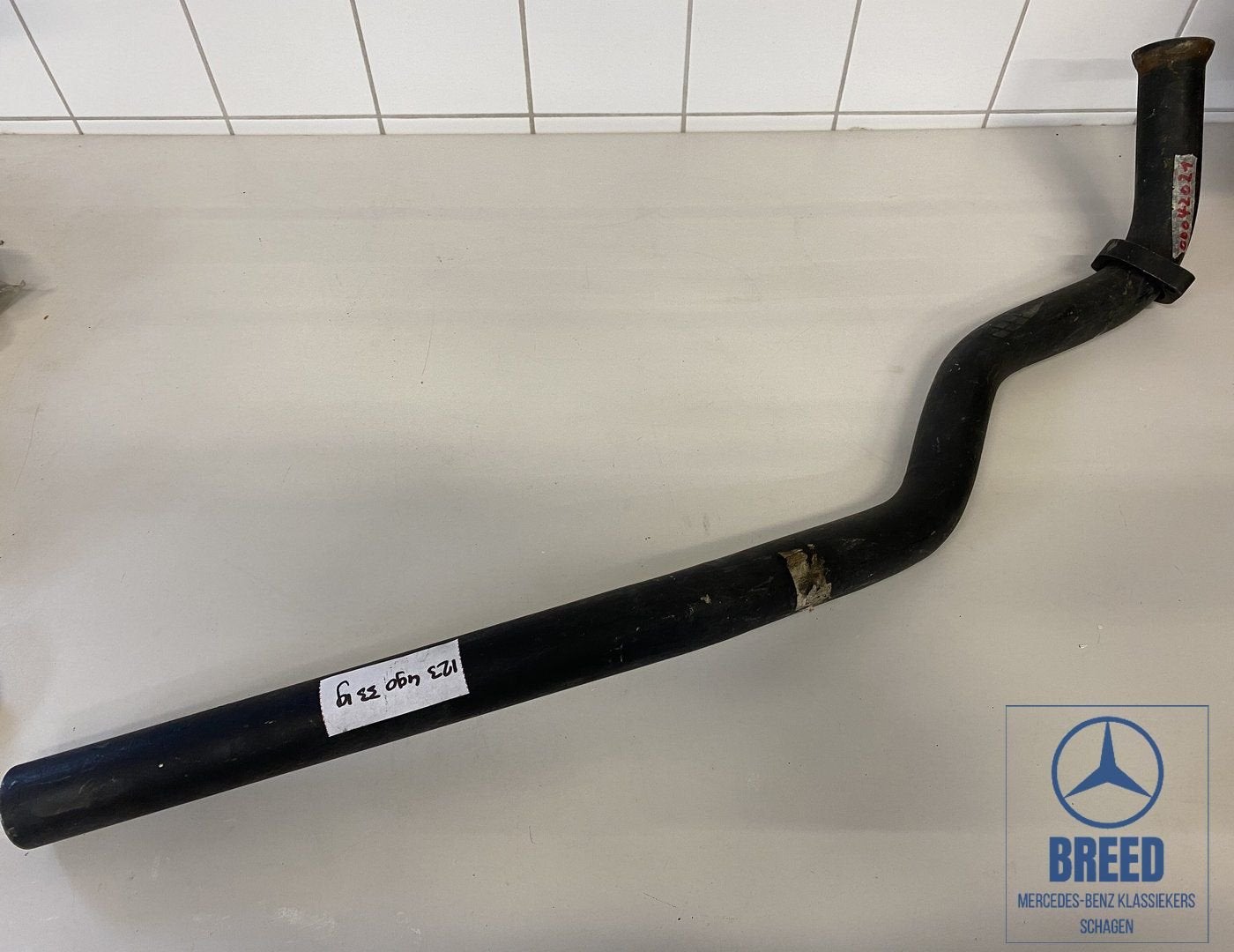 NOS voorpijp voor Mercedes-Benz W123 300D 300TD 300CD, Autos : Pièces & Accessoires, Neuf, -, -, Enlèvement ou Envoi