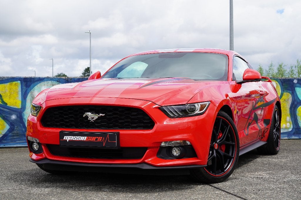Prachtige Ford Mustang 2.3 Ecoboost Race Red ALS NIEUW!, Achterwielaandrijving, 4 cilinders, 2300 cc, Leder