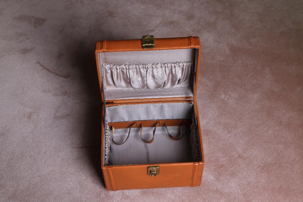 vintage lederen beautycase, Ophalen of Verzenden