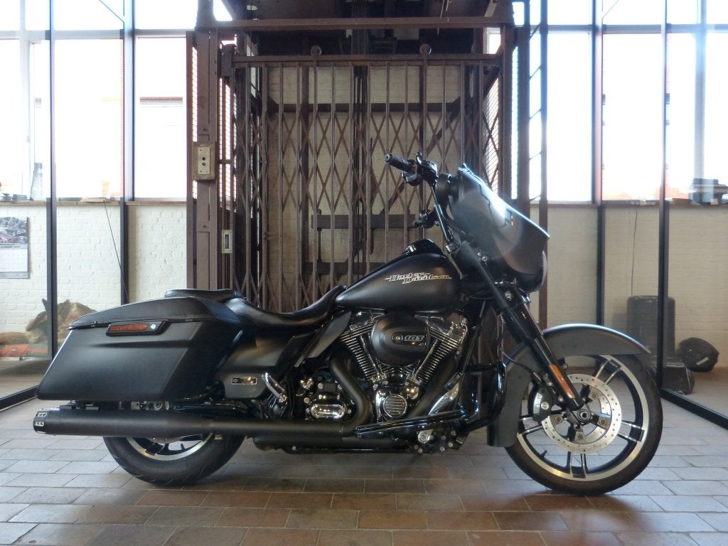 Harley-Davidson TOURING FLHX Street Glide, Motos, Plus de 35 kW, Info@freedom-machines.be, ABS, 1690 cm³