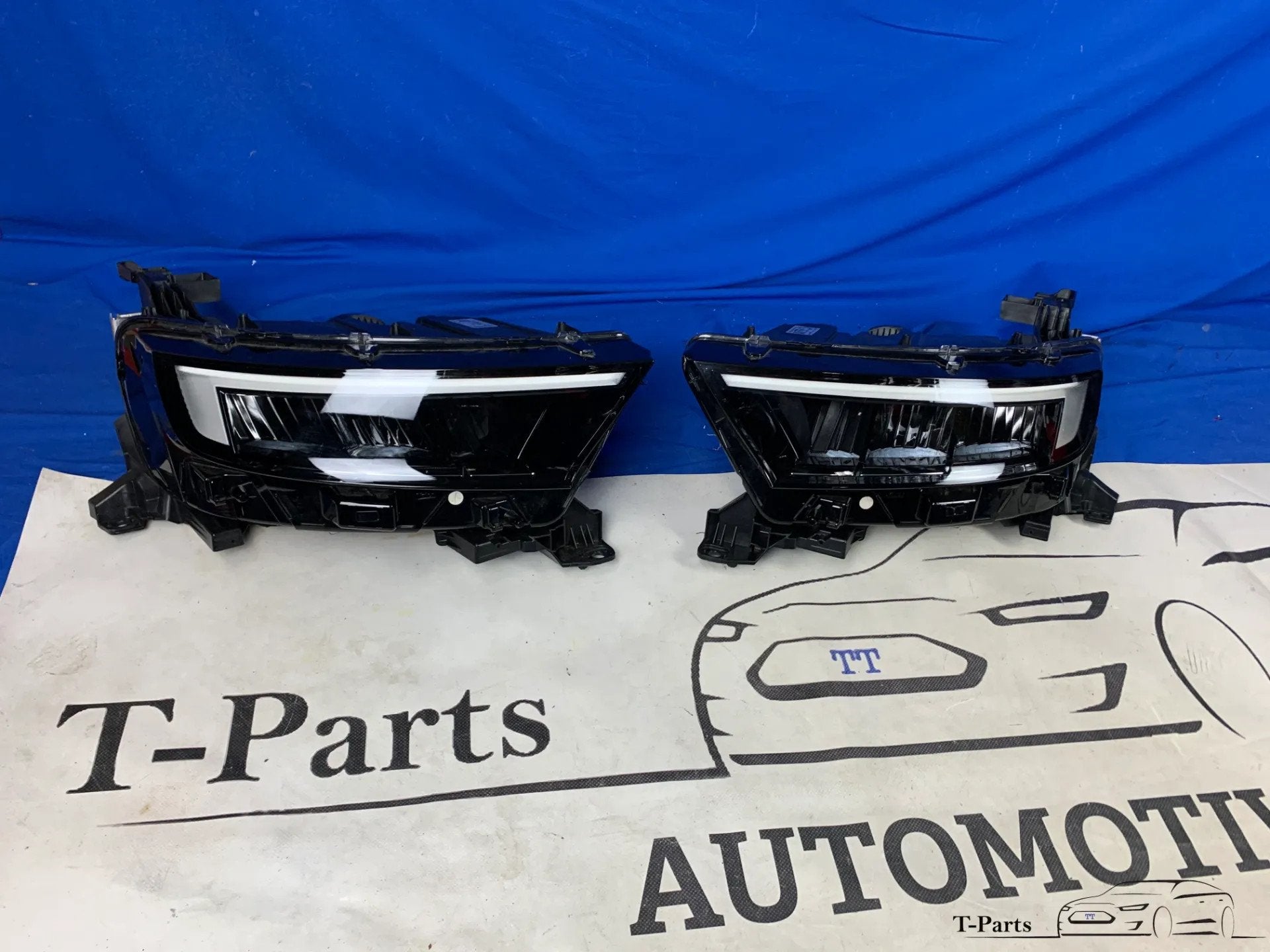 opel mokka B koplamp set rechts links LED 9834008280 9834007, Auto-onderdelen, Info@fabrikant.eu, Opel, Fabrikantstraat 1
1000 AA  Amsterdam