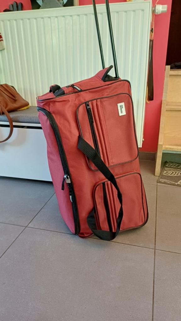 grande valise avec roulette servi 1 fois, Enlèvement