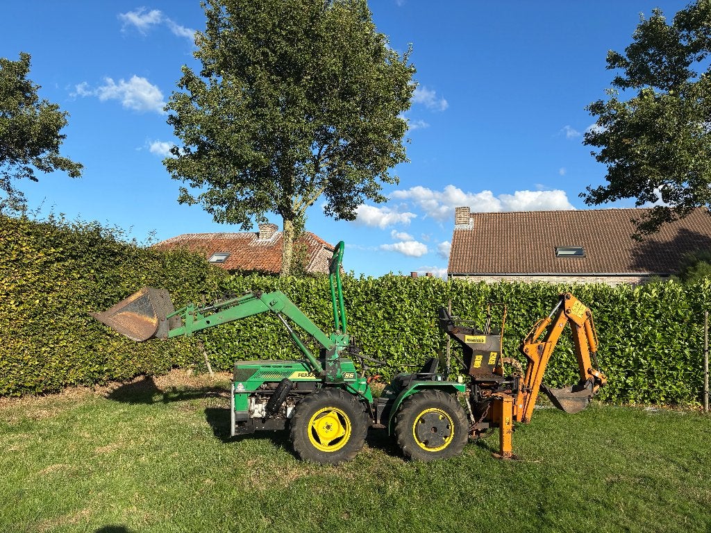 Ferrari 95 kniktractor met voorlader en backhoe., Zakelijke goederen, Landbouw | Tractoren, Gebruikt, Tot 2500, Tot 80 Pk, Ophalen
