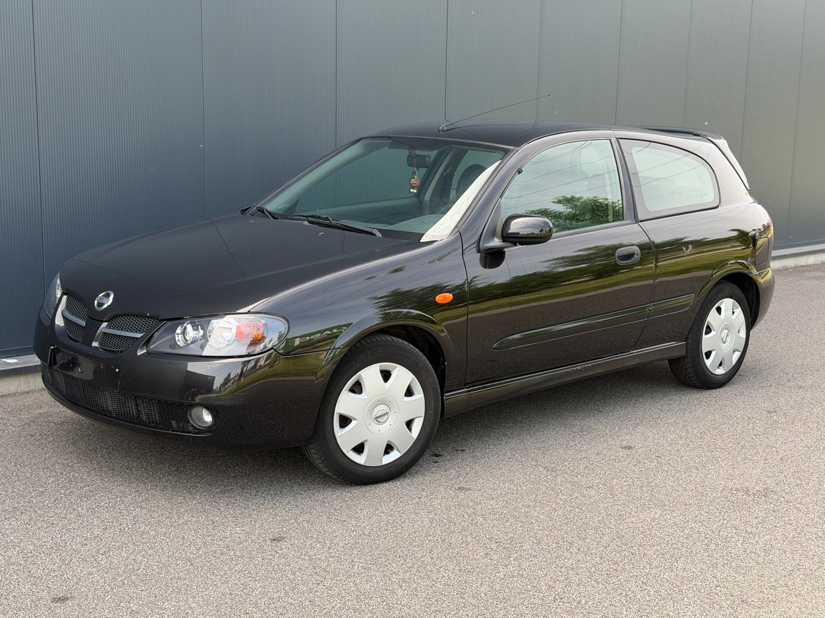 Nissan Almera 1.5 Benzine / Airco, Auto's, Testrit aan huis, Zwart, 4 cilinders, 72 kW