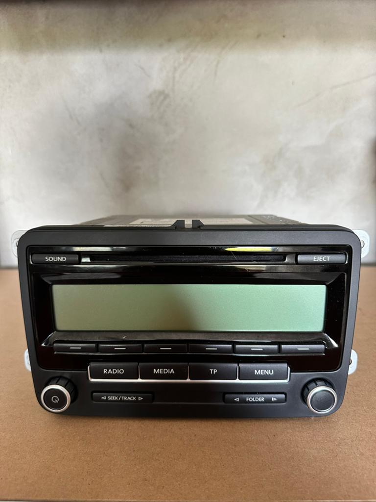 Originele VW Autoradio CD AUX, Ophalen, Zo goed als nieuw