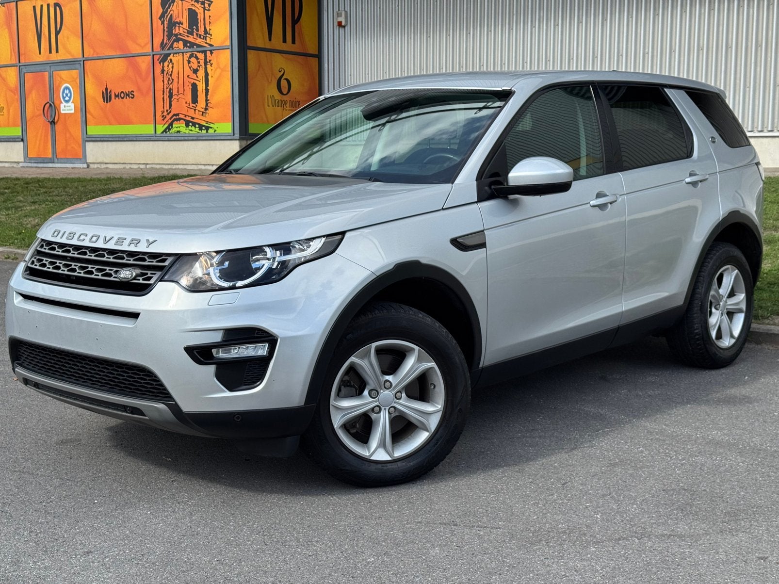 Land Rover Discovery Sport 2.0 Diesel 150 ch, Autos, Argent ou Gris, Achat, Boîte manuelle, Noir