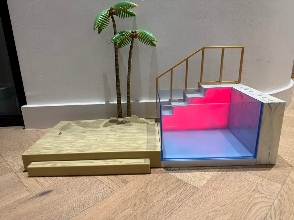 Rainbow high zwembad met licht, Verzamelen, Ophalen, Zo goed als nieuw