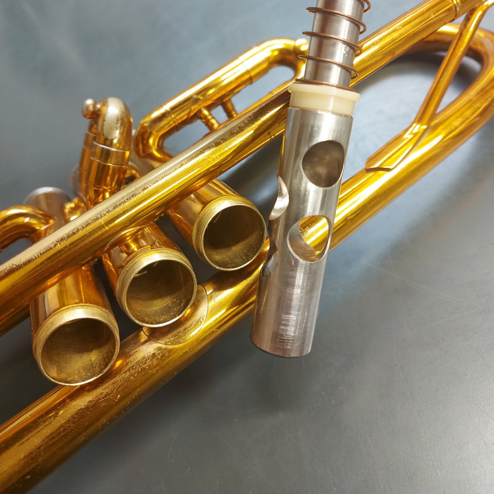 King 600 Bes-trompet, Musique & Instruments, Instruments à vent | Trompettes, Enlèvement, Utilisé, Trompette en si bémol