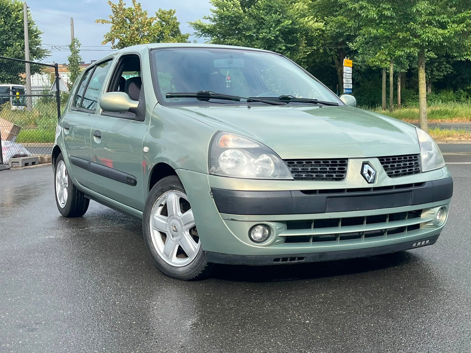 RENAULT CLIO | 1.4 BENZINE | AUTOMAAT | SLECHTS 118.000 KM, Stof, Zwart, 5 zetels, 5 deurs