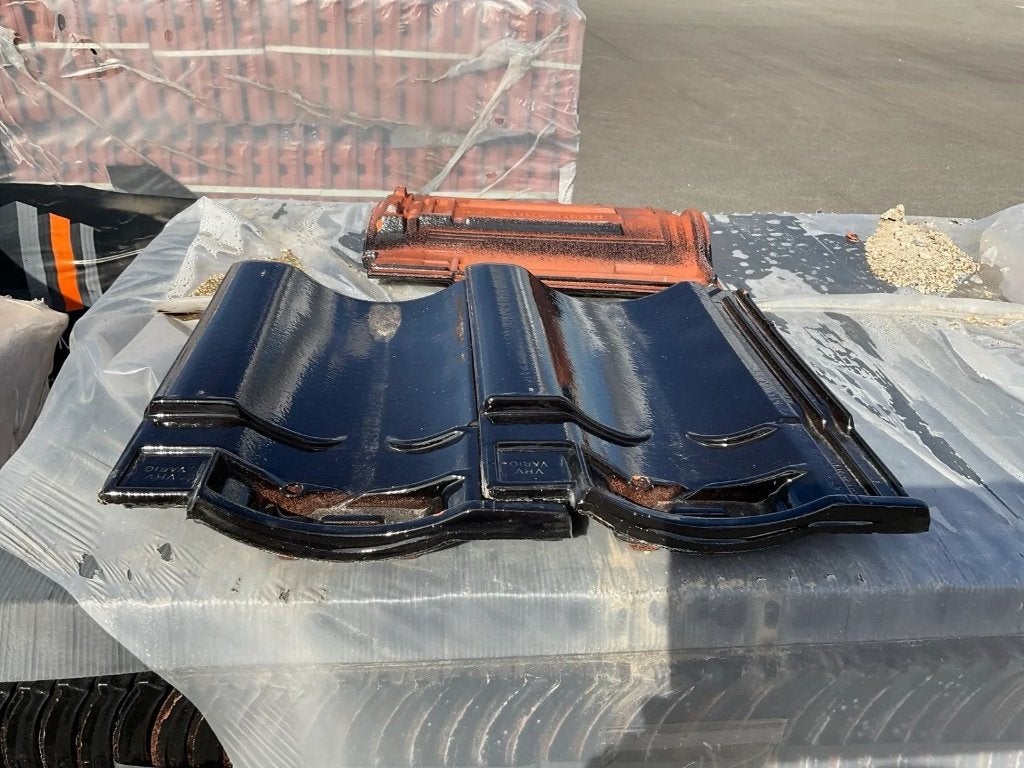 hele pallet nieuwe Koramic VHV Vario dakpannen zwart glazuur, Ophalen, Steen of Klei, Zwart, Nieuw