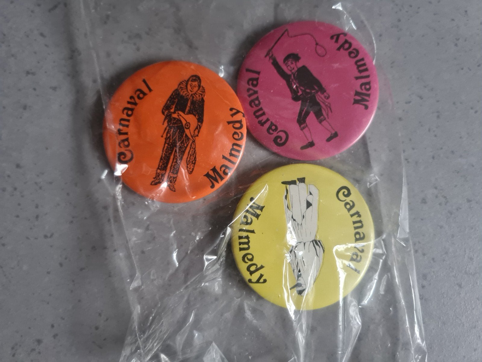 Carnaval Malmedy 3 badges., Enlèvement ou Envoi, Neuf, Autres sujets/thèmes