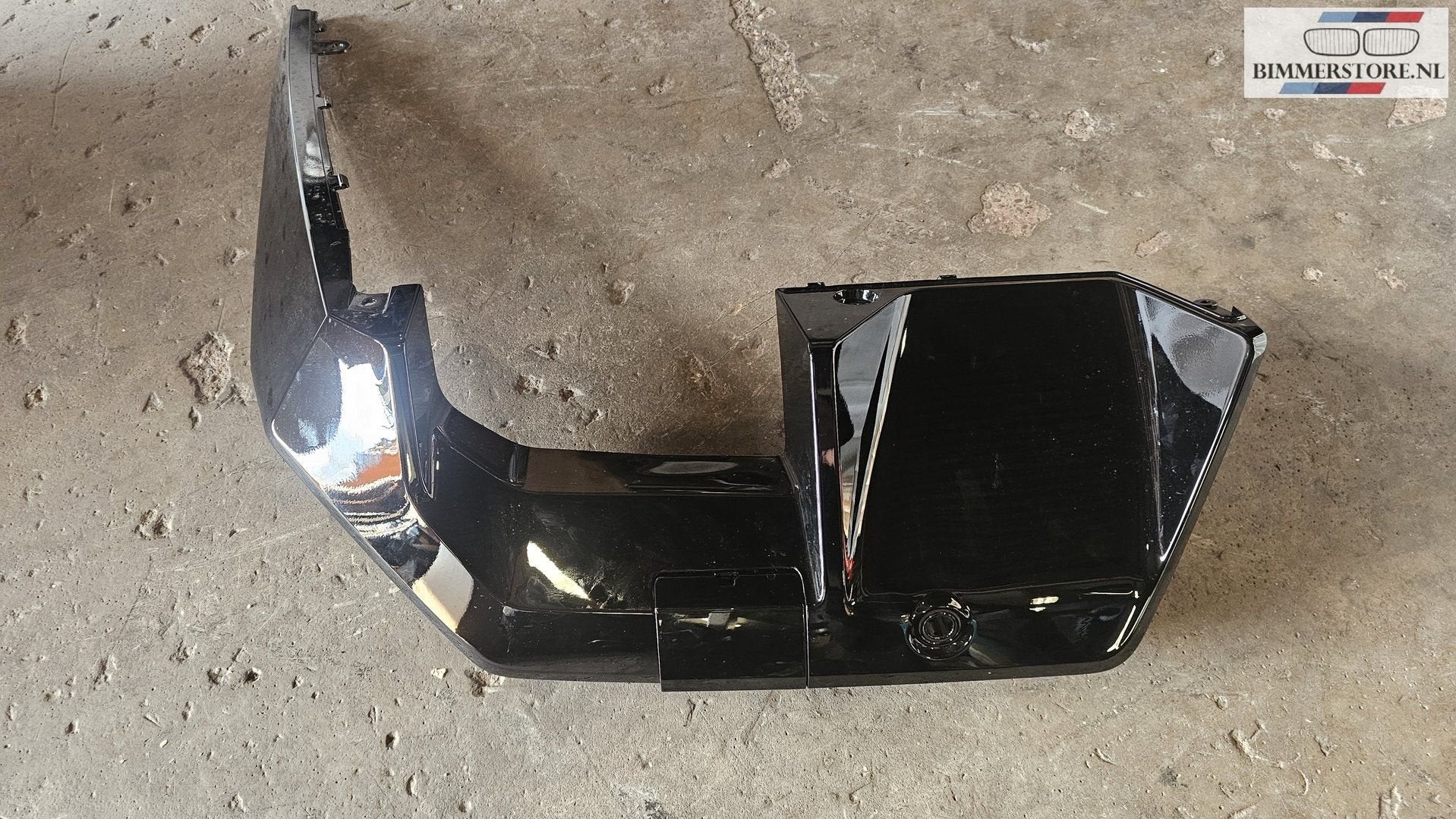 Diffuser zwart onderzijde achterbumper rechts BMW 5 serie G9, Auto-onderdelen, -, Nieuw, Ophalen of Verzenden, Achter