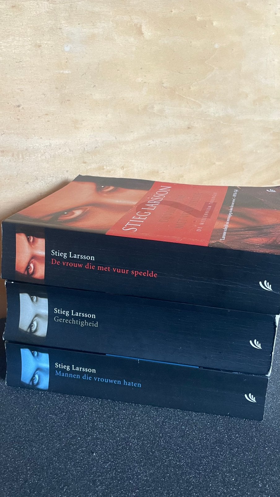 Stieg Larson - de millennium trilogie, Boeken, Ophalen of Verzenden, Gelezen