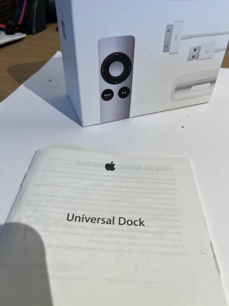 Apple Universal Dock, Ophalen of Verzenden