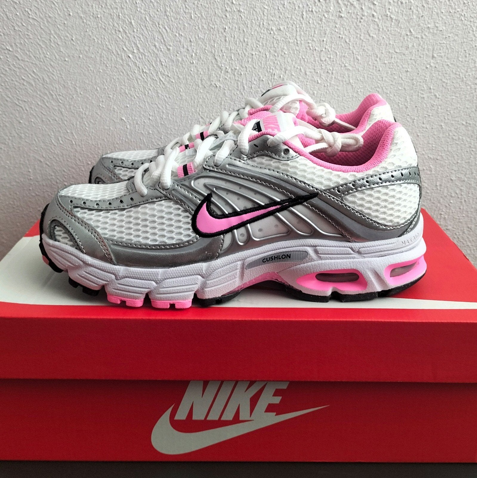 Baskets Nike Air Max Moto 2K pour femmes (37.5) rose, Neuf, Sneakers et Baskets, Nike, Blanc