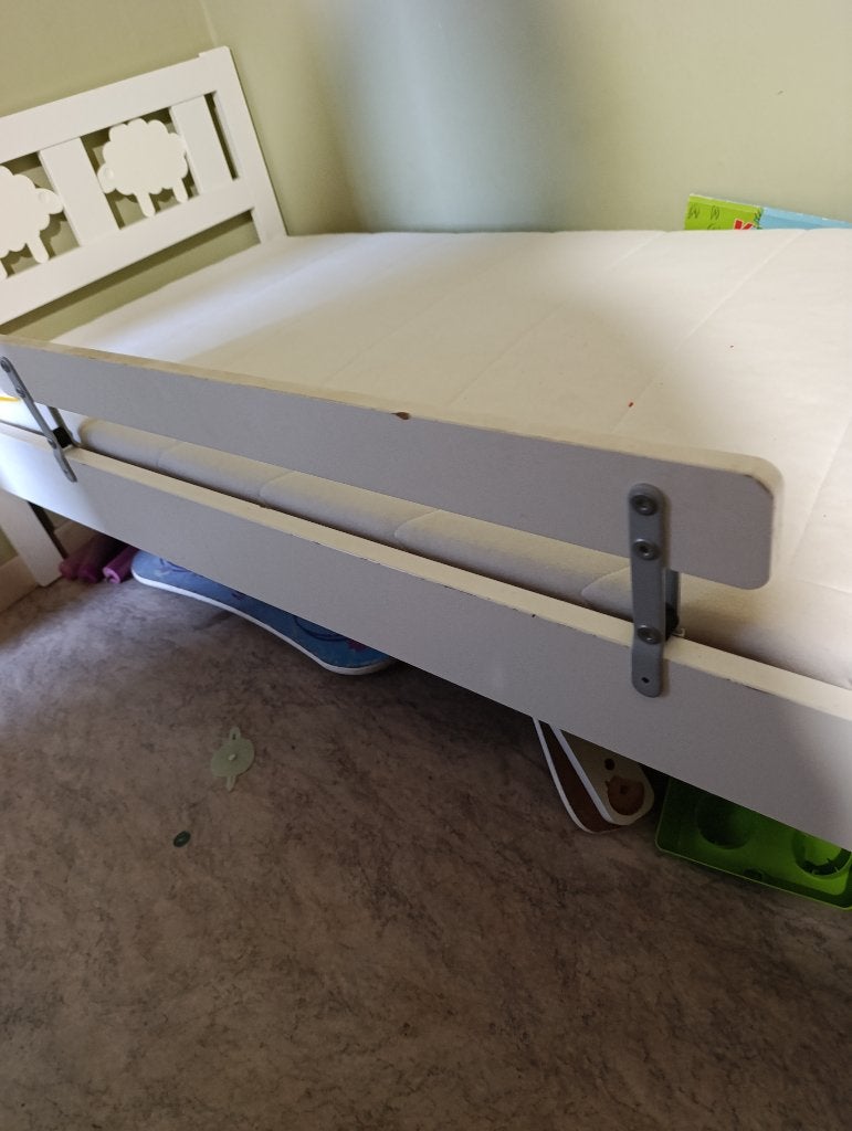 Lit enfant avec matelas, Enfants & Bébés, Sommier à lattes, 70 à 85 cm, Enlèvement, Utilisé