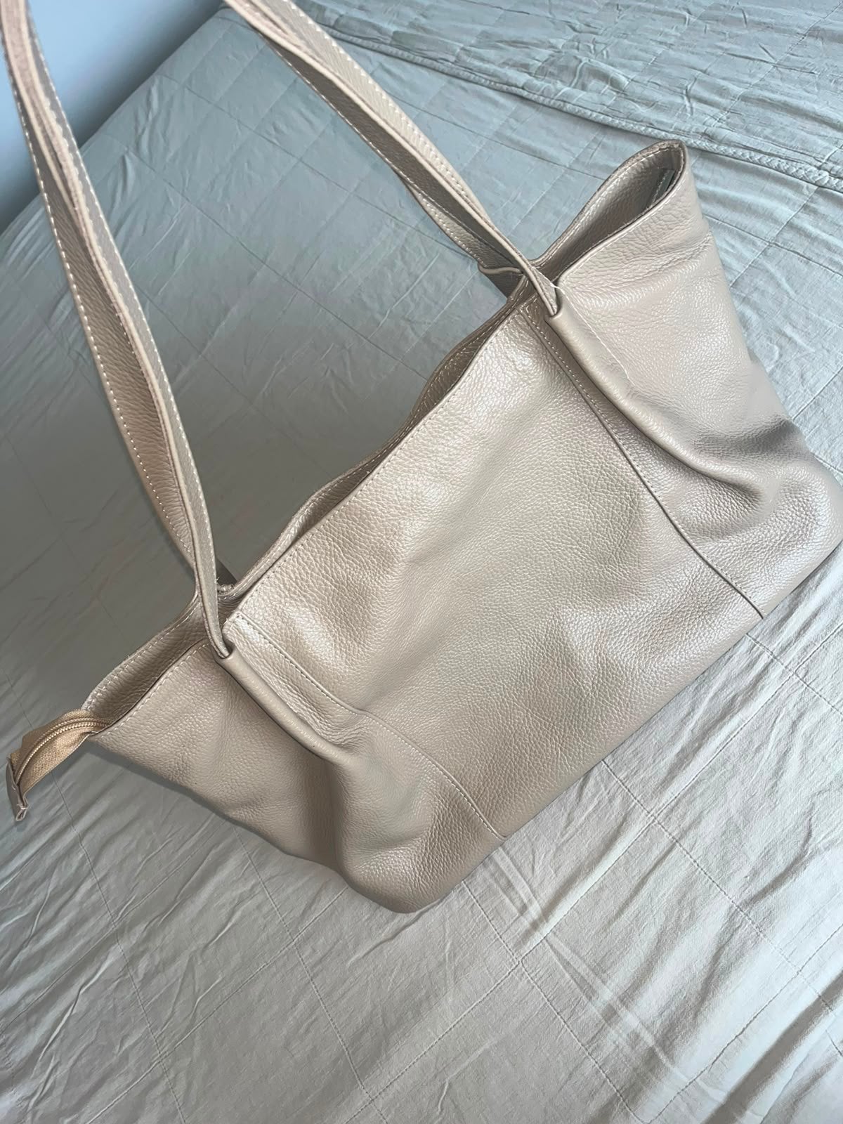 Lev Lubinin – beige leren tas – geschikt voor laptop, Ophalen, Zo goed als nieuw, Beige