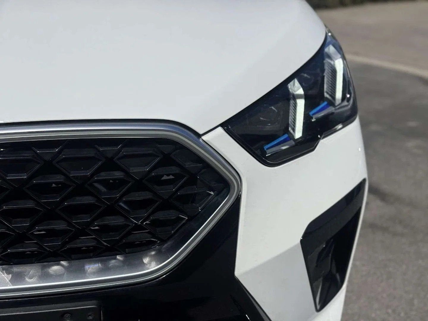 BMW X2 sDrive20i M Sport / HUD / 360CAM / ICONIC GLOW, 1645 kg, 5 portes, Phares entièrement LED, 5 places