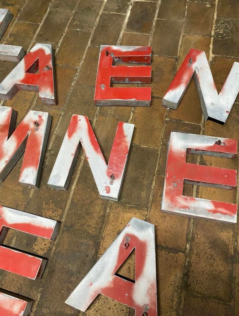 Vintage zinken reclame letters 1970’s, Verzamelen, Ophalen