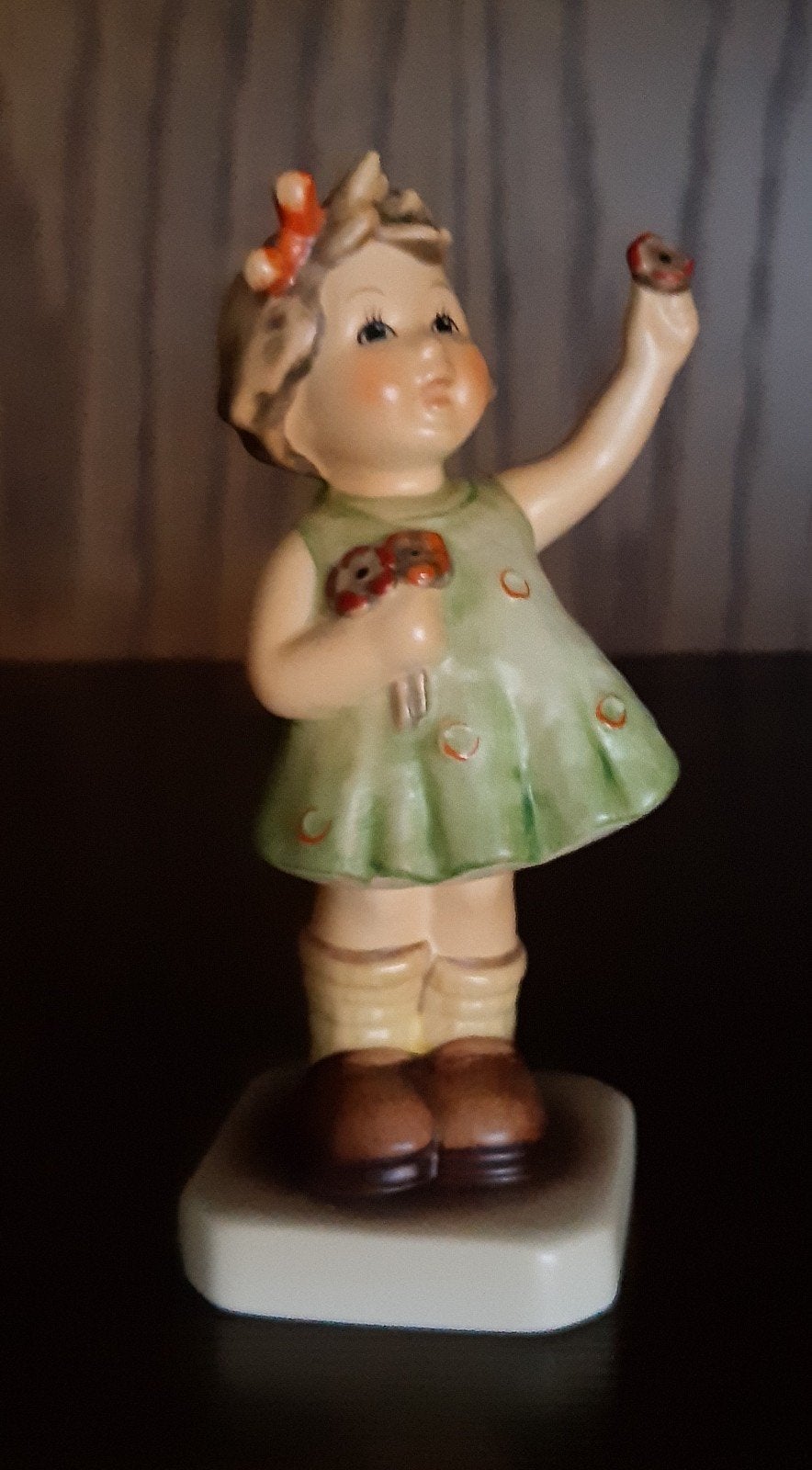 Goebel Hummel Beeldje - "Forever Yours" (#793), Verzamelen, Ophalen, Hummel
