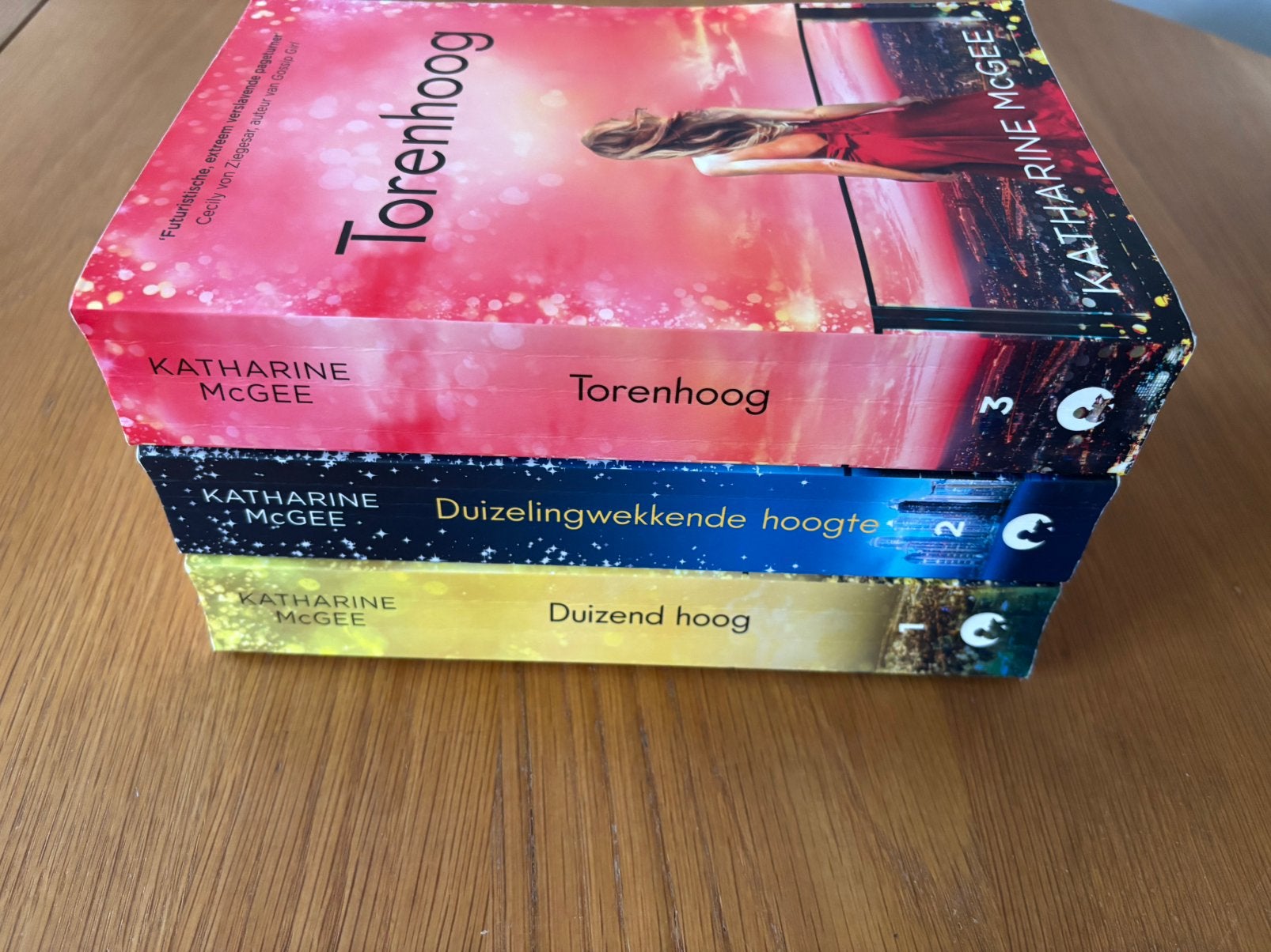 Duizendhoog trilogie - Katharine McGee, Ophalen, Zo goed als nieuw