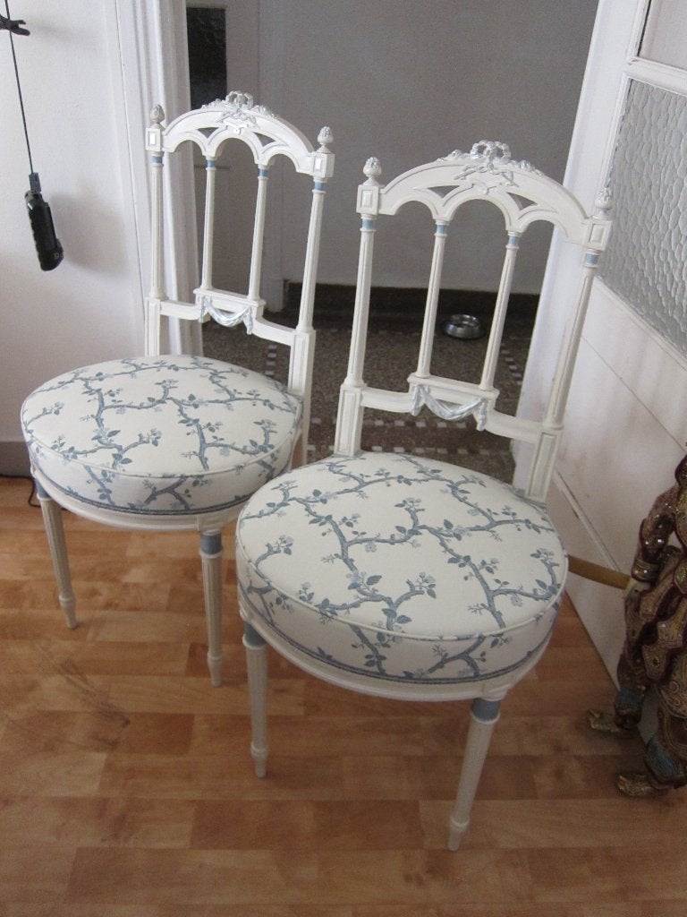 2 superbes chaises louis XVI regarnies a NEUF a l'ancienne, Maison & Meubles, Bois, Comme neuf, Deux, Blanc