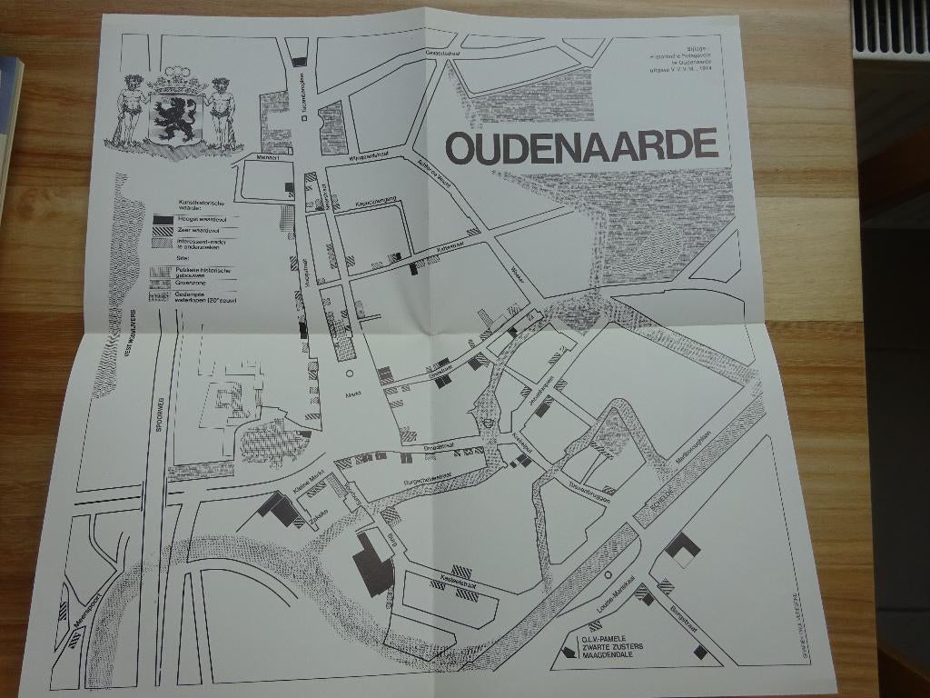 Historische huisgevels te Oudenaarde, 1974, Ophalen of Verzenden, Zo goed als nieuw, Overige onderwerpen