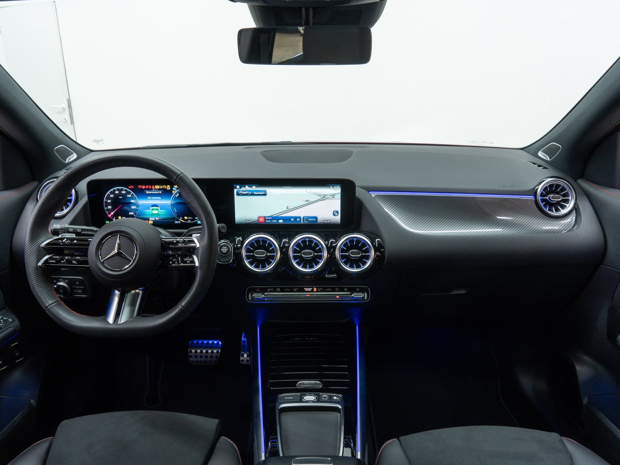 Mercedes-Benz GLA 250 e AMG Night PANORAMA Burmester Memory, Auto's, Gebruikt, Zwart, 4 cilinders, Alcantara